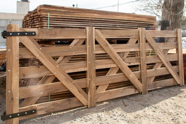 Tranquera de madera